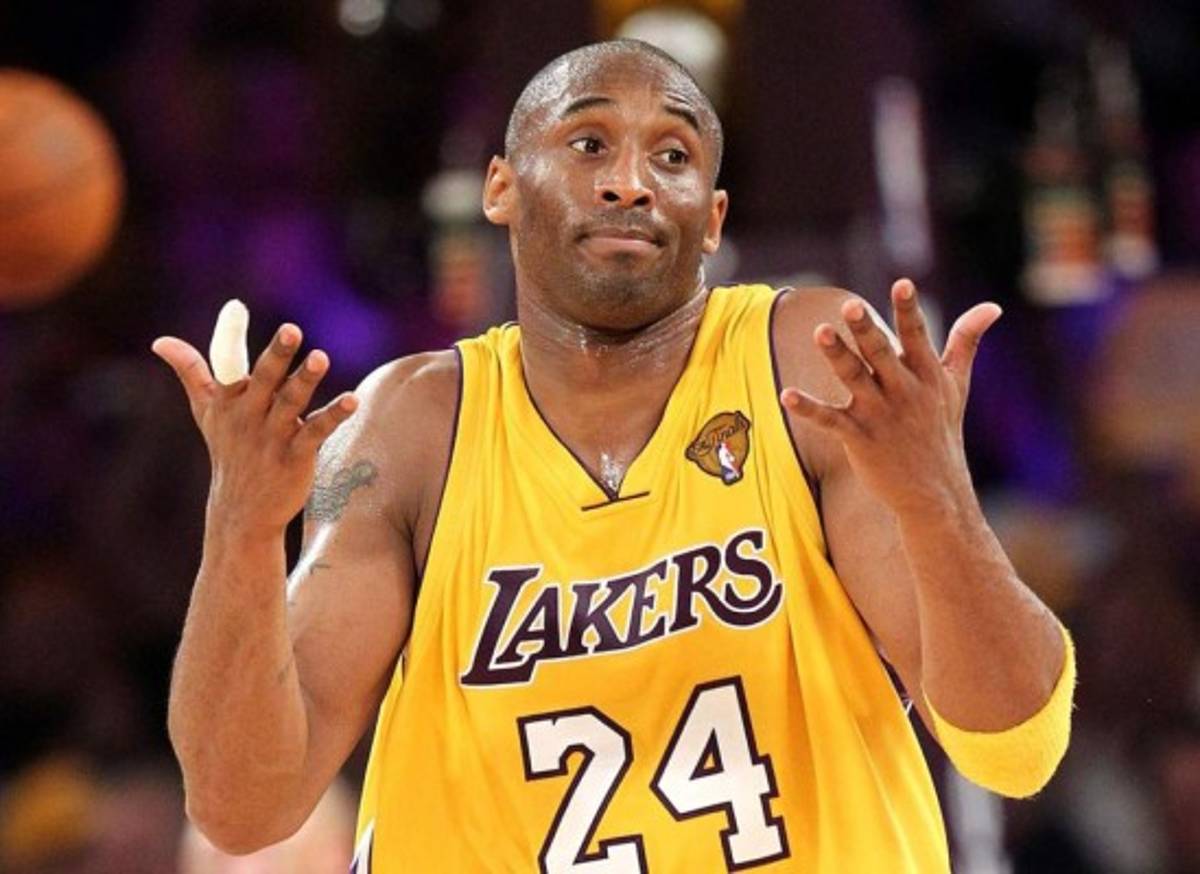 (FILES) In this file photo Kobe Bryant's wife Vanessa Bryant wipes away tears as she speaks during the 'Celebration of Life for Kobe and Gianna Bryant' service at Staples Center in Downtown Los Angeles on February 24, 2020. - Kobe Bryant's widow, Vanessa, is 'absolutely devastated' by a report that sheriff's deputies may have shared graphic photos of the site of helicopter crash that killed the NBA legend and eight others, her representatives said Sunday. (Photo by Frederic J. BROWN / AFP)