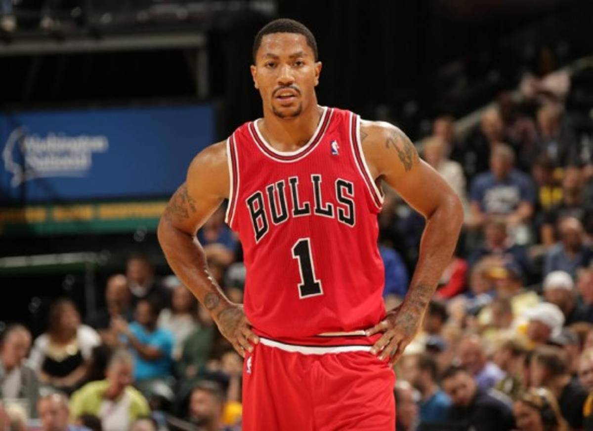 NEW YORK, NY - FEBRUARY 8: Derrick Rose #25 of the New York Knicks handles the ball against the LA Clippers during the game on February 8, 2017 at Madison Square Garden in New York City, New York. NOTE TO USER: User expressly acknowledges and agrees that, by downloading and or using this photograph, User is consenting to the terms and conditions of the Getty Images License Agreement. Mandatory Copyright Notice: Copyright 2017 NBAE Nathaniel S. Butler/NBAE via Getty Images/AFP