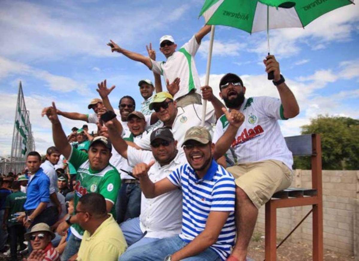 Ambientazo en la final de la Liga de Ascenso