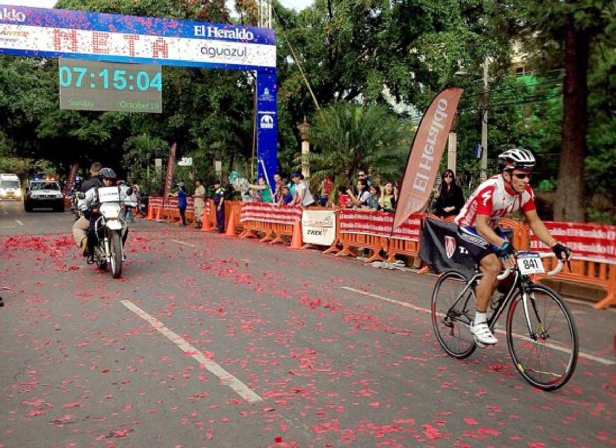 3ra Vuelta Ciclística de Tegucigalpa empezó...¡a pedalear!