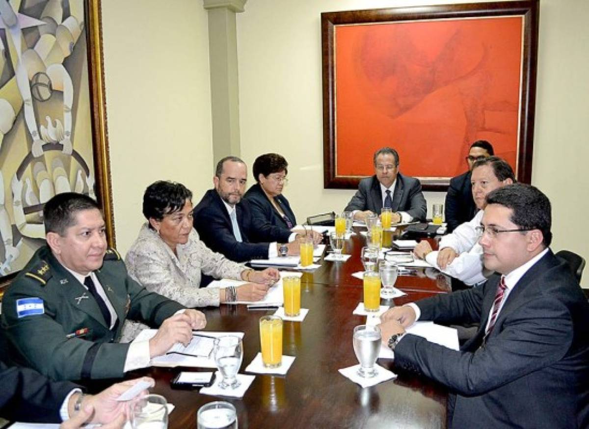 Canciller de Ecuador visita Honduras