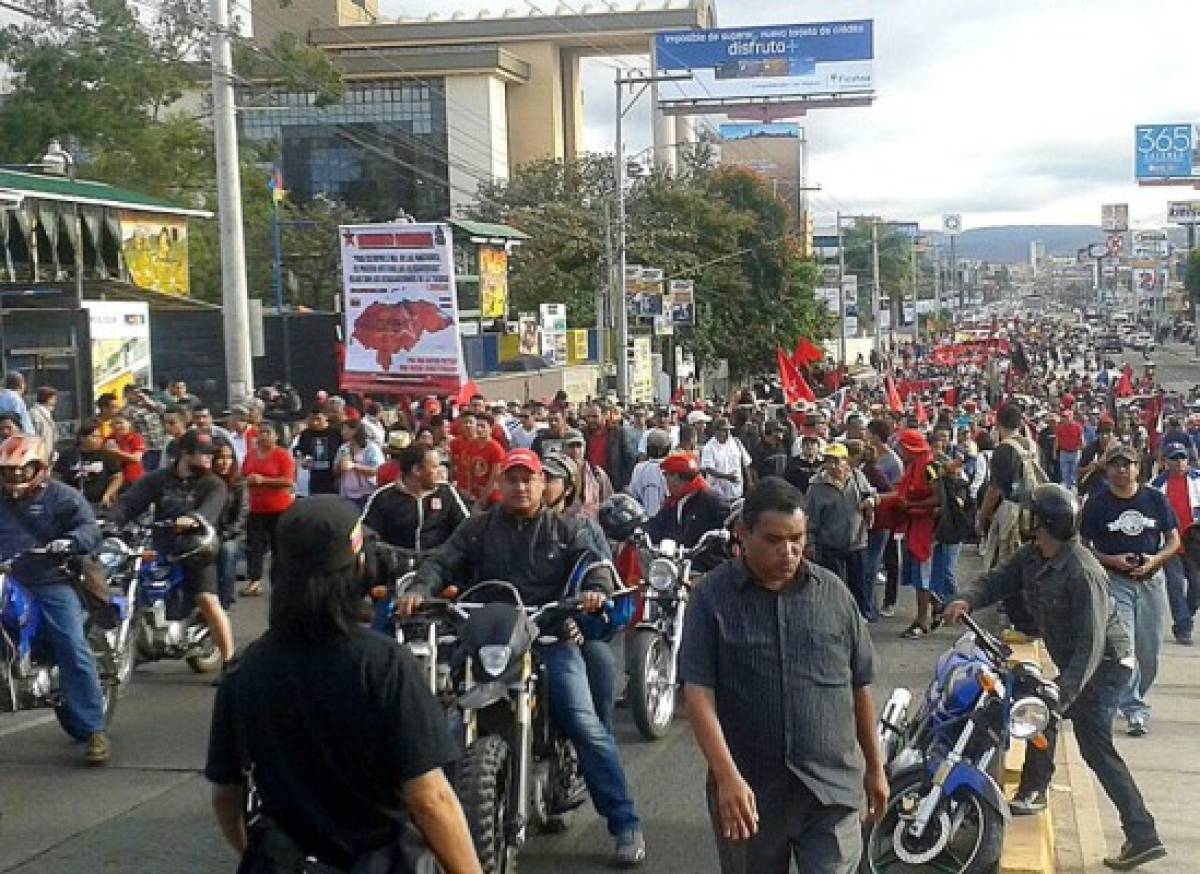 Seguidores de Libre marchan en Tegucigalpa