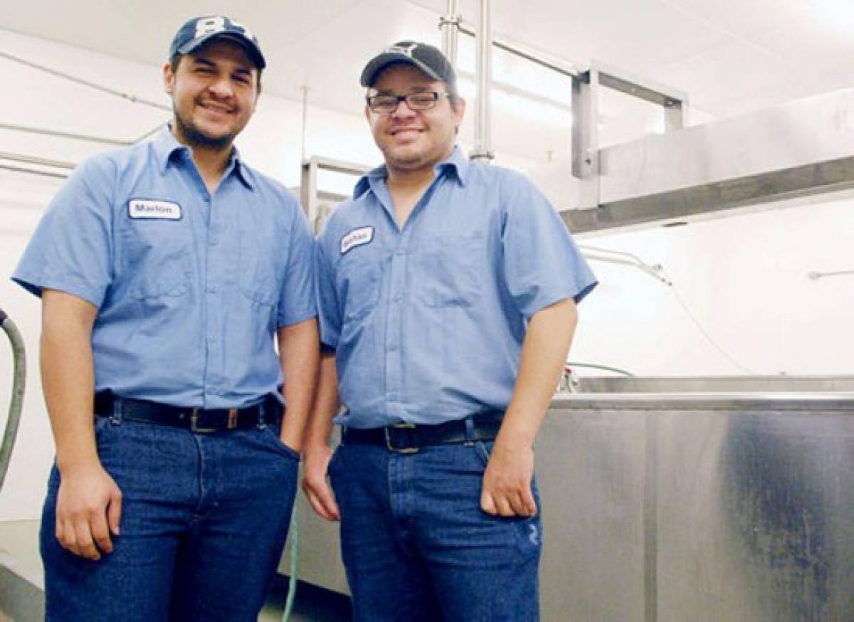Hermanos hondureños instalan fábrica de quesos en EE UU