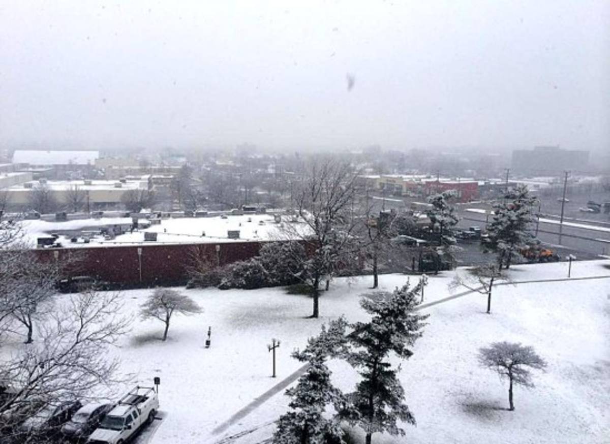 Así viven la nevada los migrantes hondureños en Estados Unidos