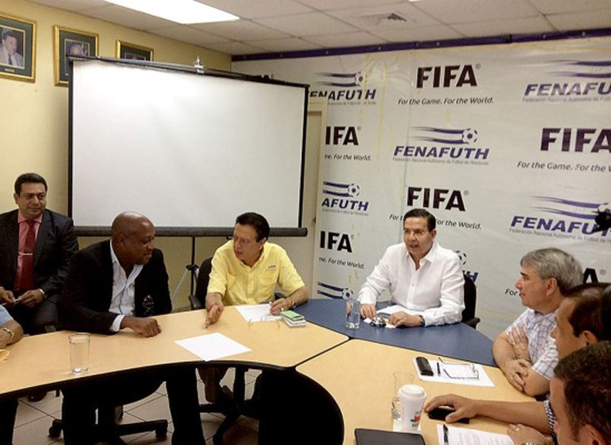 Hernán Medford es presentado como nuevo director técnico de Honduras