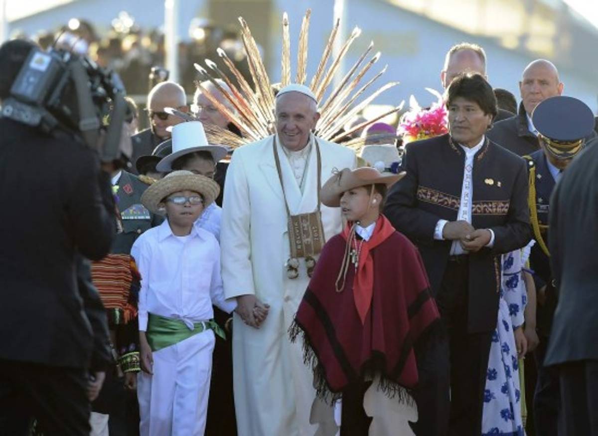 El curioso regalo de Evo Morales al papa Francisco
