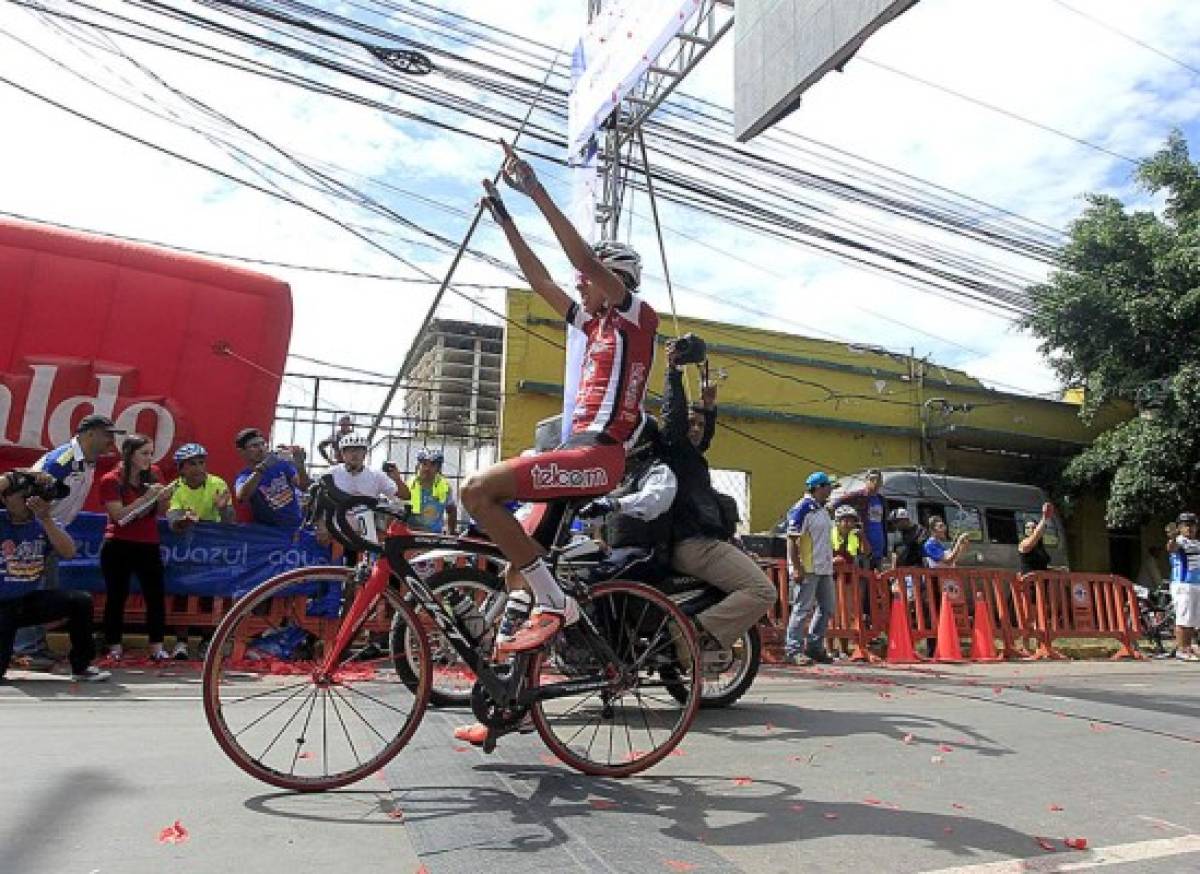 Pablo César Cruz, ganador élite de la 3ra Vuelta Ciclística