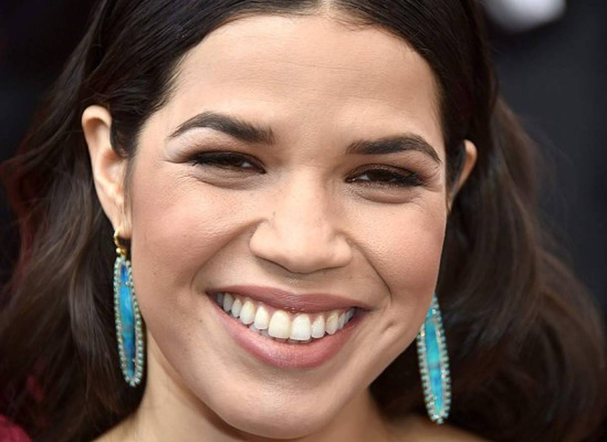 Así lució la hondureña América Ferrera en los Oscar