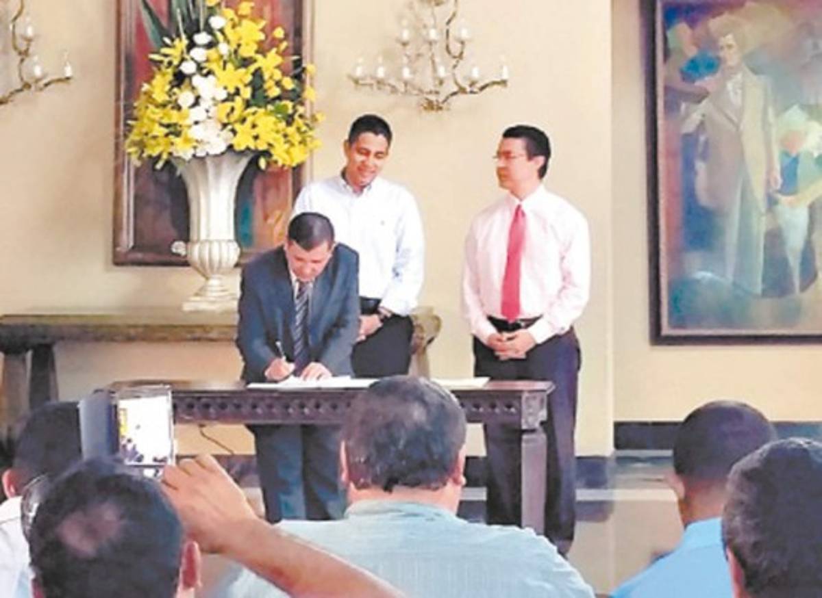 Urge aprobar proyectos de energía de biomasa