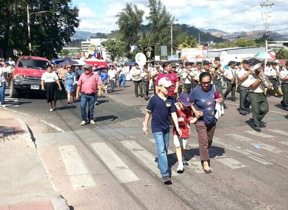 Procesión en honor a la patrona de Honduras
