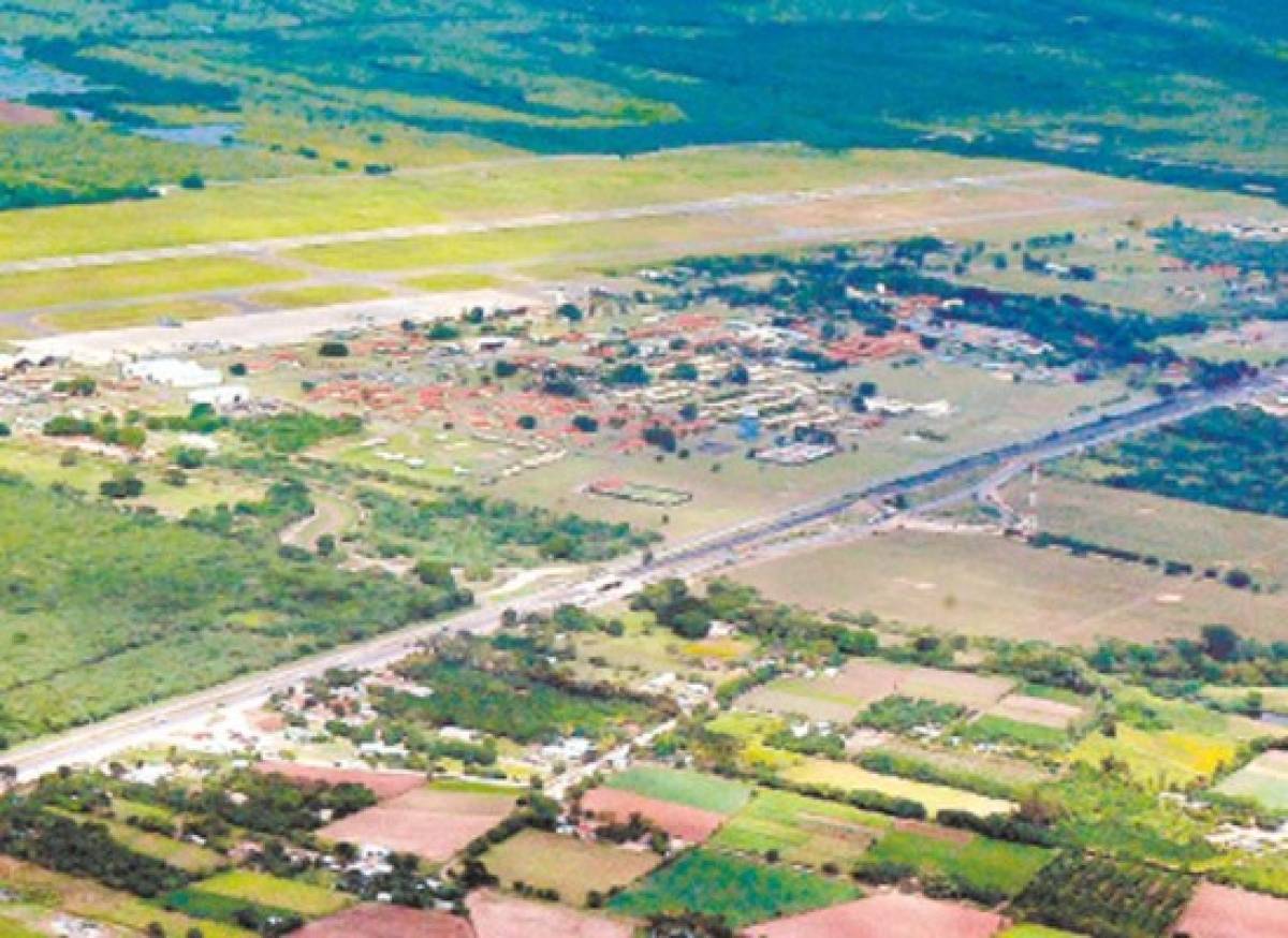 Discuten proceso de transición de aeropuerto Toncontín a Palmerola
