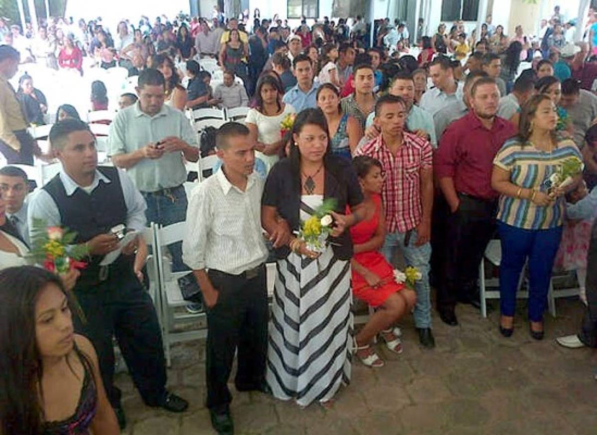 Alcaldía de Tegucigalpa recibe el mes de la familia con boda masiva
