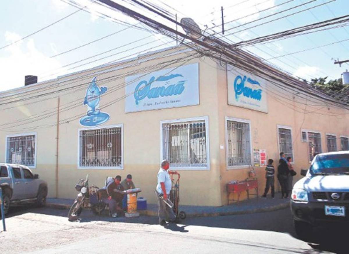 Confirman despido de 220 empleados