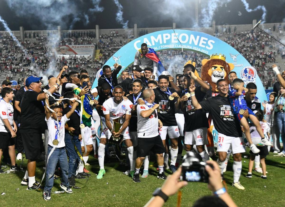 Bengtson levantó la 39: Así celebraron los jugadores de Olimpia el campeonato de Liga Nacional