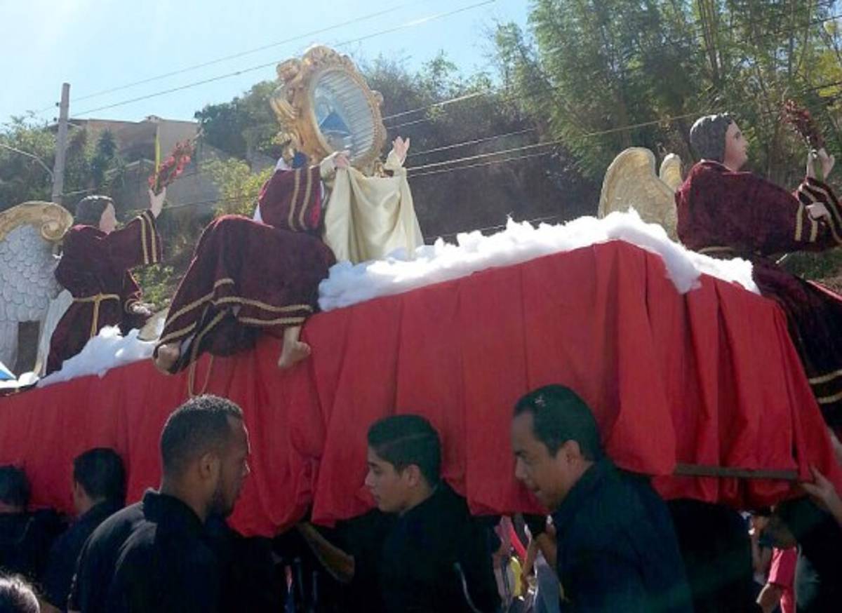 Procesión en honor a la patrona de Honduras