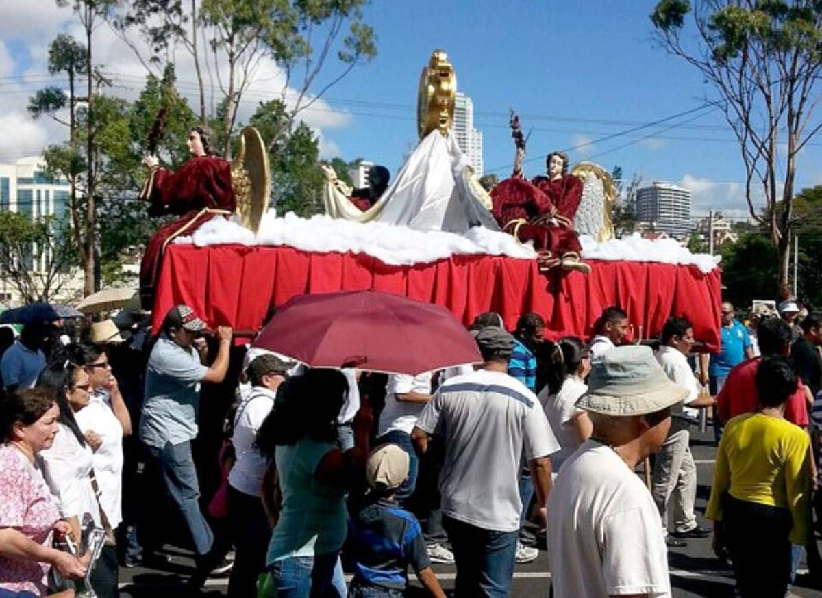 Procesión en honor a la patrona de Honduras