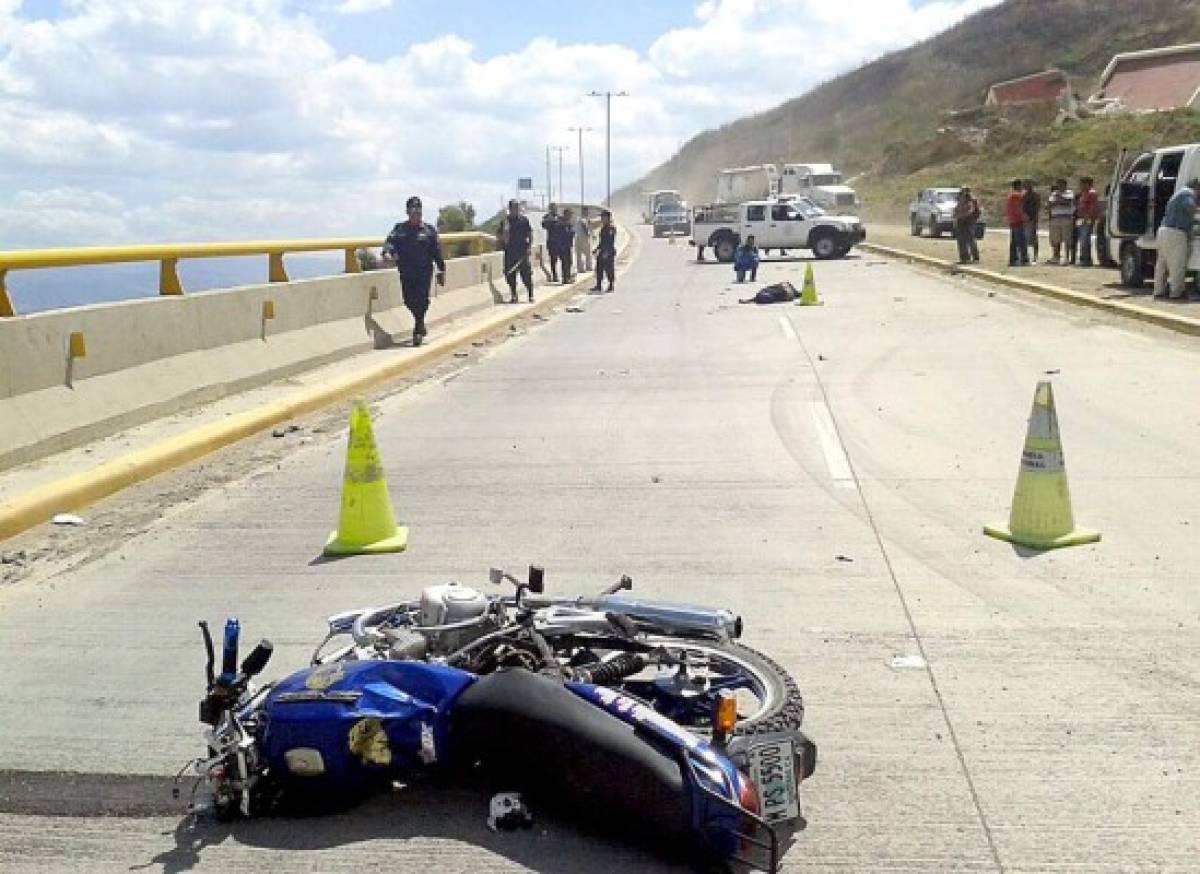 Motociclista muere embestido por rastra