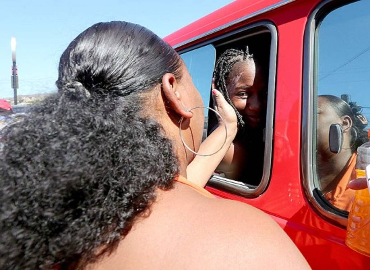 Trasladan a Boston a menores quemados