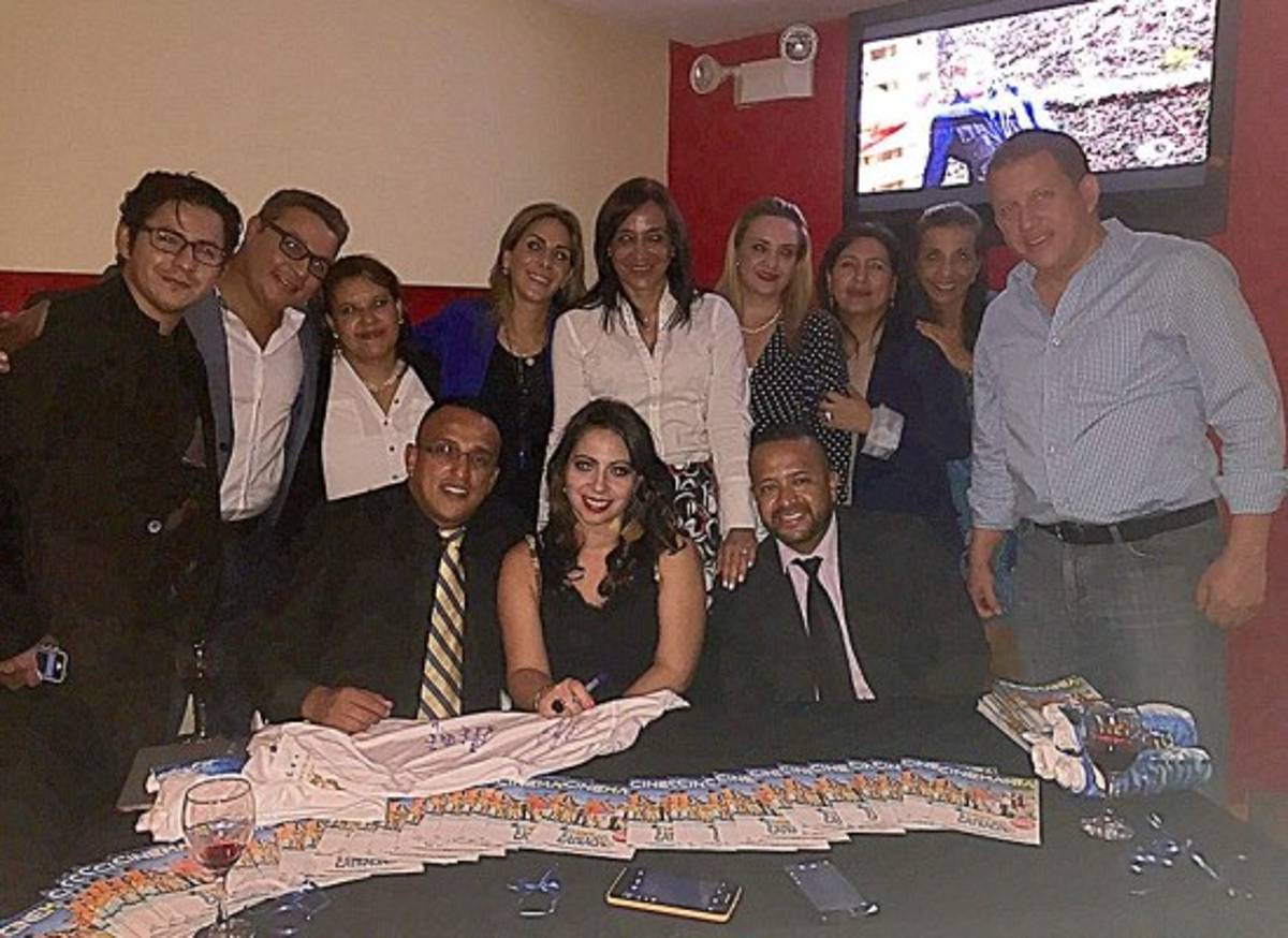 Presentan Un loco verano catracho en Nicaragua