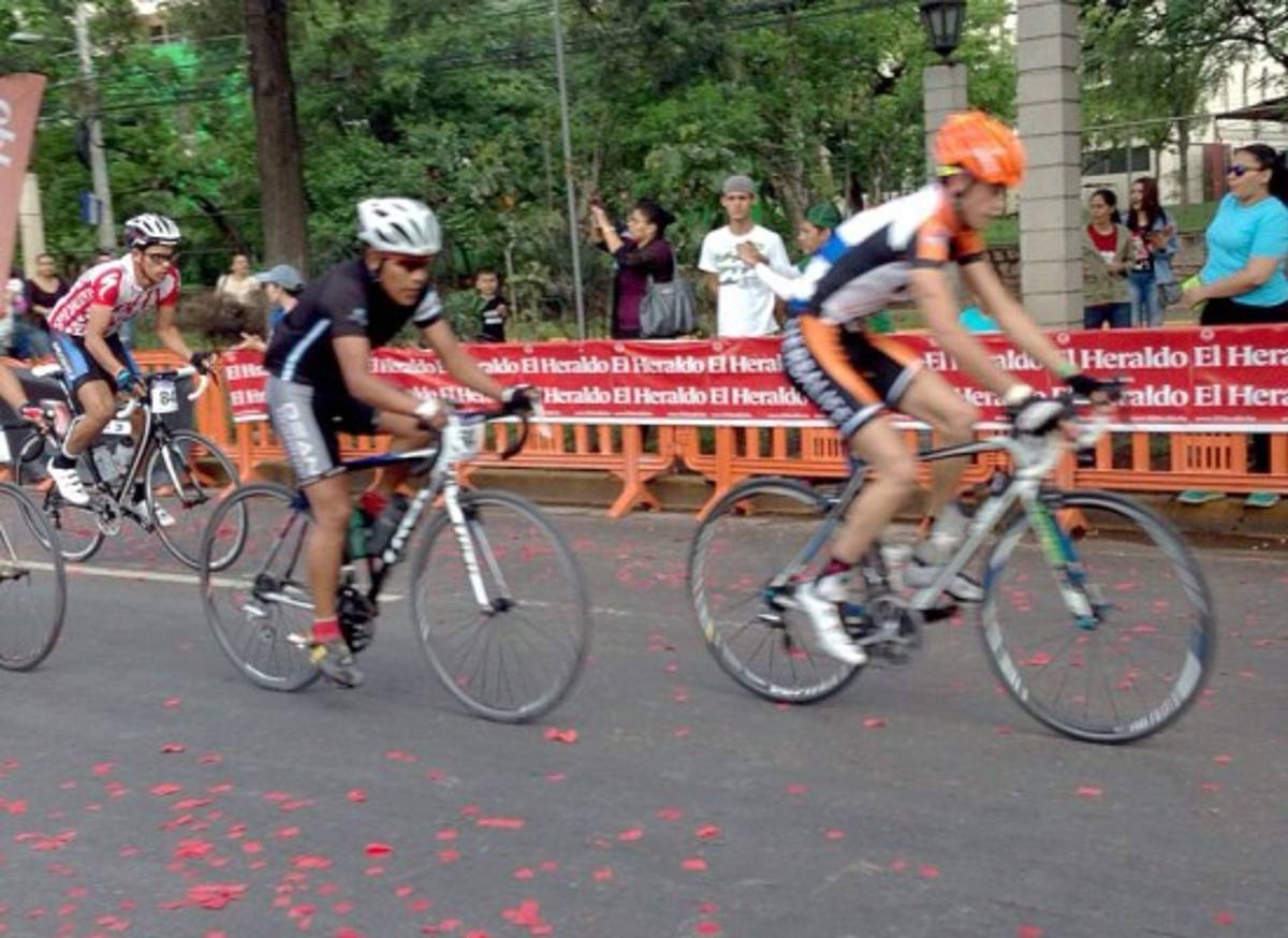 3ra Vuelta Ciclística de Tegucigalpa empezó...¡a pedalear!