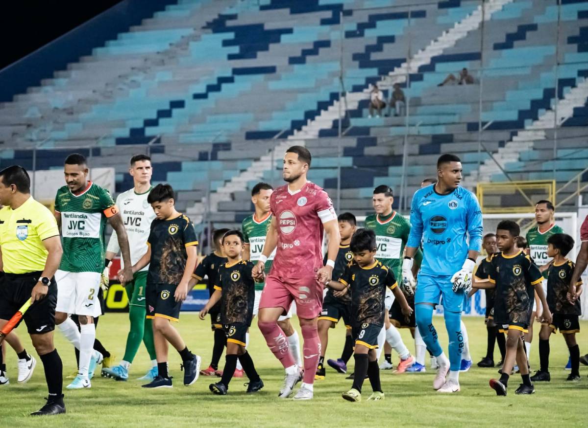 Motagua sufrió ante Marathón, modelo se robó el show y uno de los indisciplinados en el Morazán