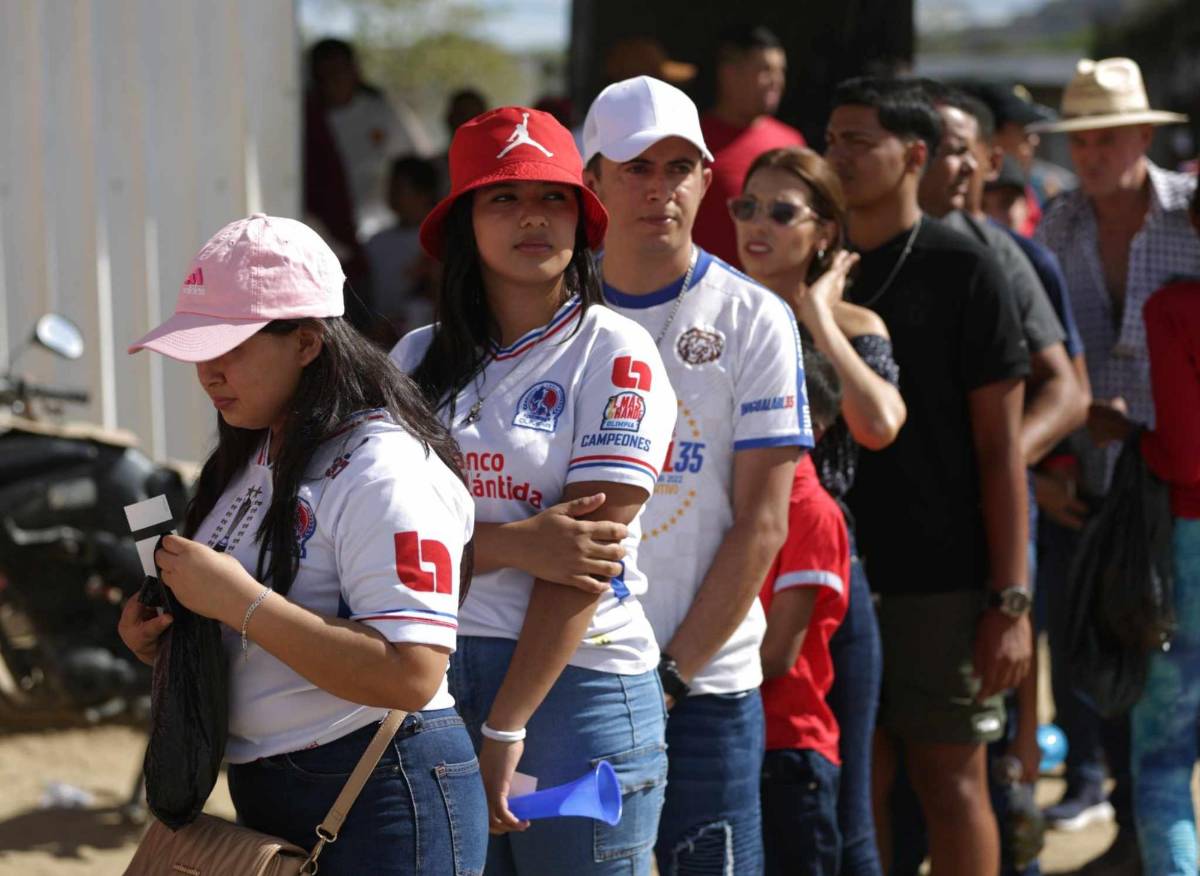 Danlí vivió una fiesta con llegada del Olimpia; la belleza no faltó y los 'Potros' hicieron show