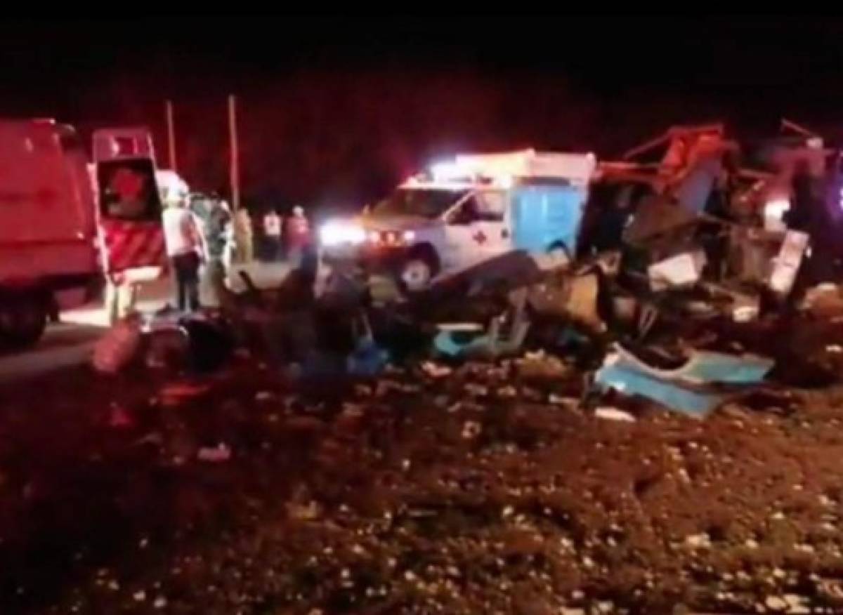 Mueren 12 personas en accidente vial en norte de México