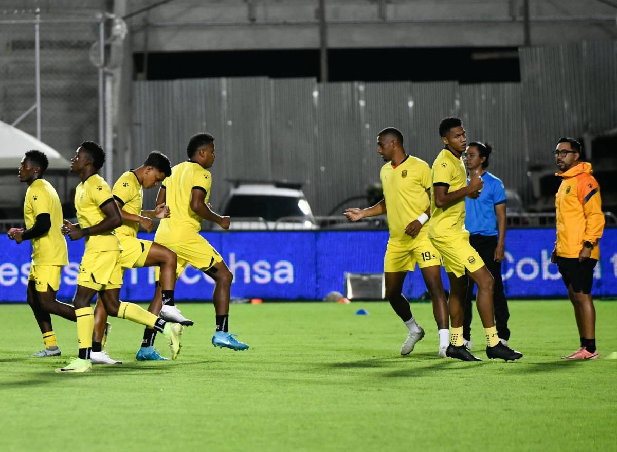 Llegó un campeón, sorpresa de la ´Revo´ y bonito ambiente previo al Motagua vs Real España