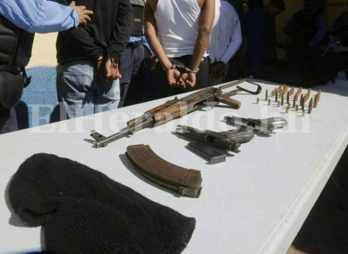 Los siete apresados fueron llevados a la estación policial de Belén, fotos; Estalin Irías / EL HERALDO.