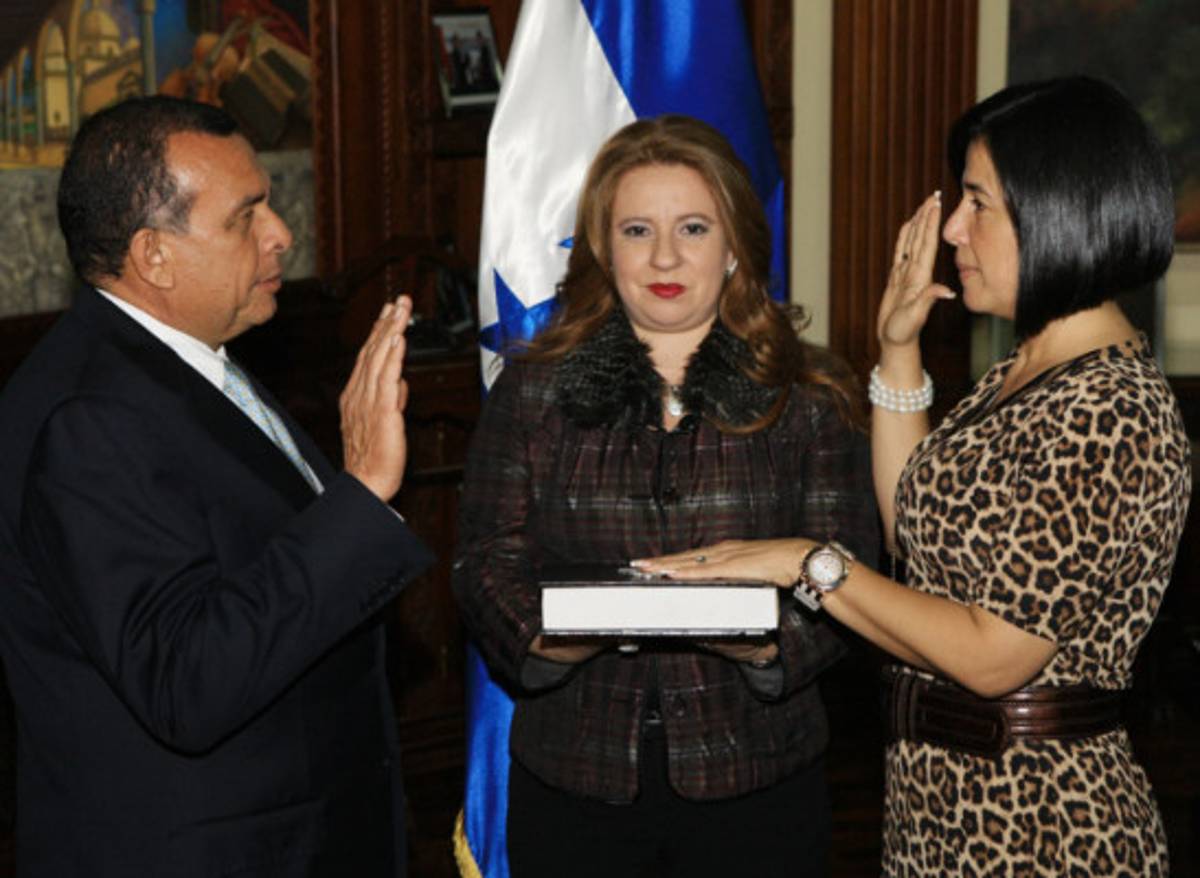 Mirian Guzmán, primera funcionaria en gobierno de JOH