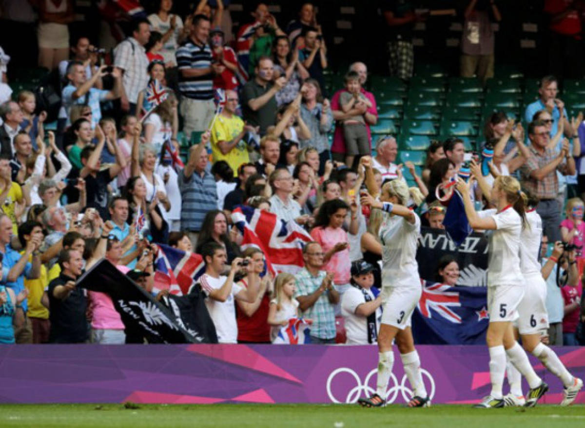 Comienza el fútbol en Londres; británicas, japonesas y EEUU obtienen triunfos