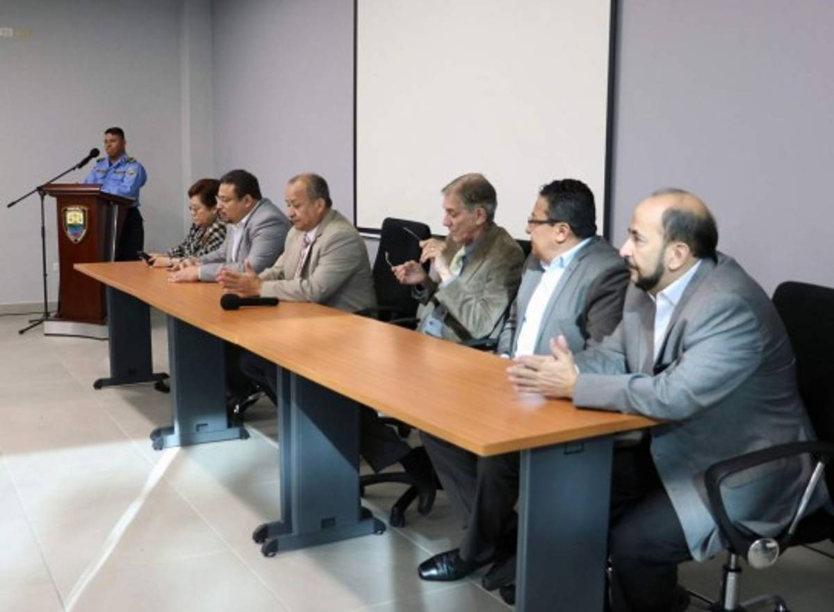 Congreso Nacional amplía un año el período a depuradores y pide informes