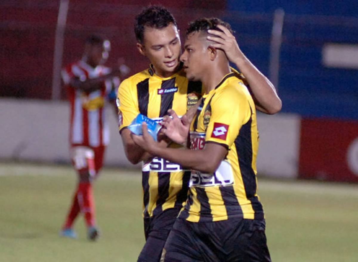 Mario Martínez salvó al Real España con un golazo