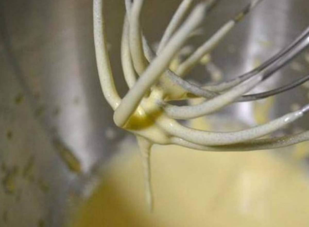 Mezclar bien los ingredientes por dos minutos para obtener una base exquisita (Foto: COOKPAD/ El Heraldo Honduras/ Sucesos de Honduras)