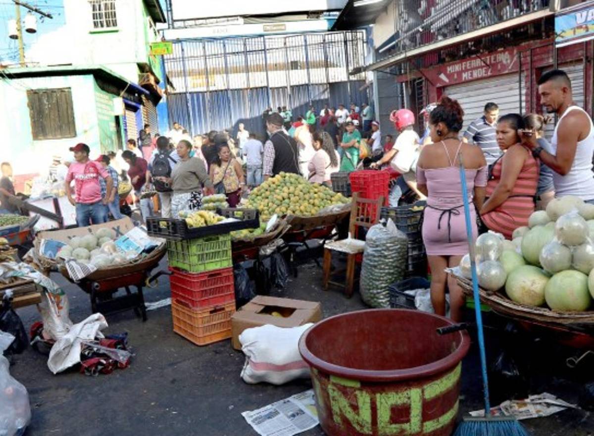 Capitalinos cumplen a medias toque de queda