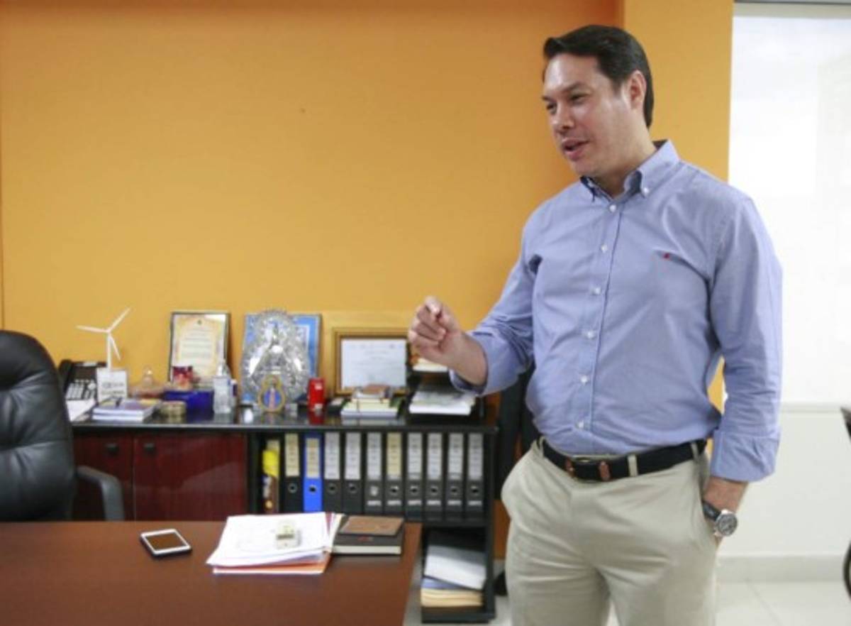 Jesús Mejía denuncia boicot a compra de energía