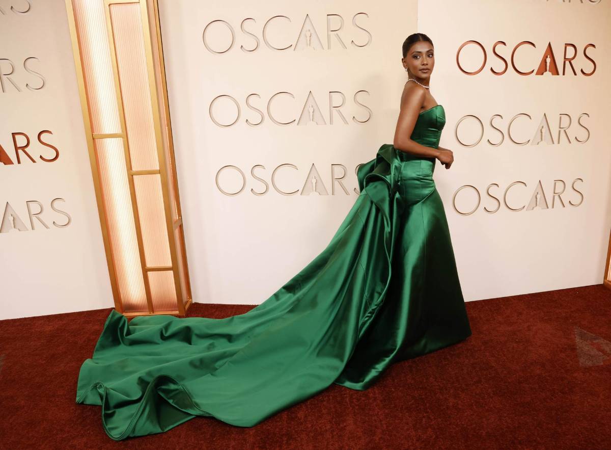 Escotes, pedrerías y plumas: los mejores looks en los Premios Oscar 2026