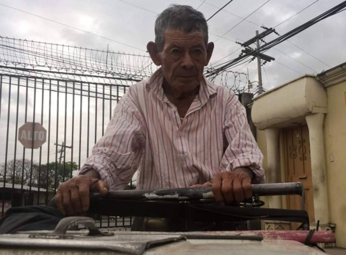 Dos décadas entre dolor y paletas han marcado los 78 años de don 'Mincho”