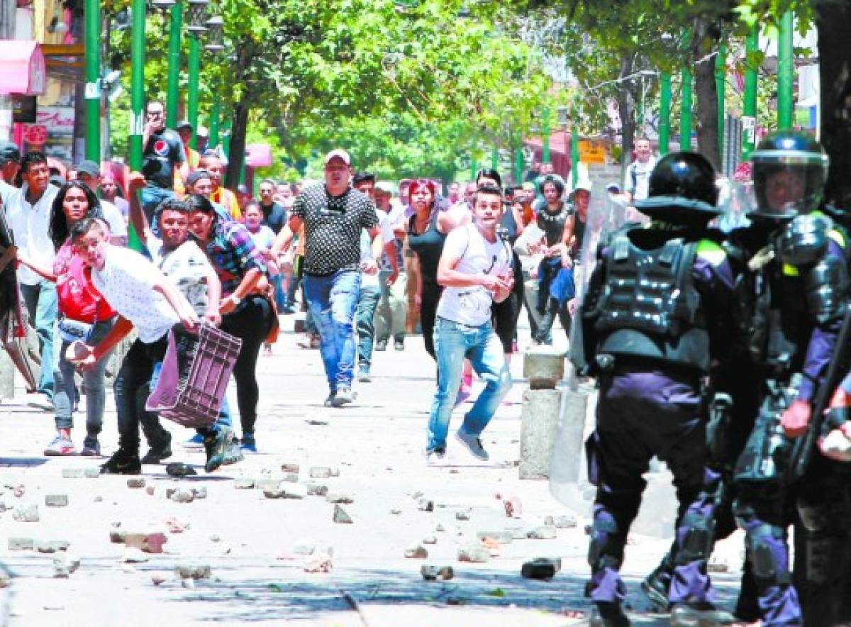 La Policía Nacional recupera el orden en el Paseo Liquidámbar