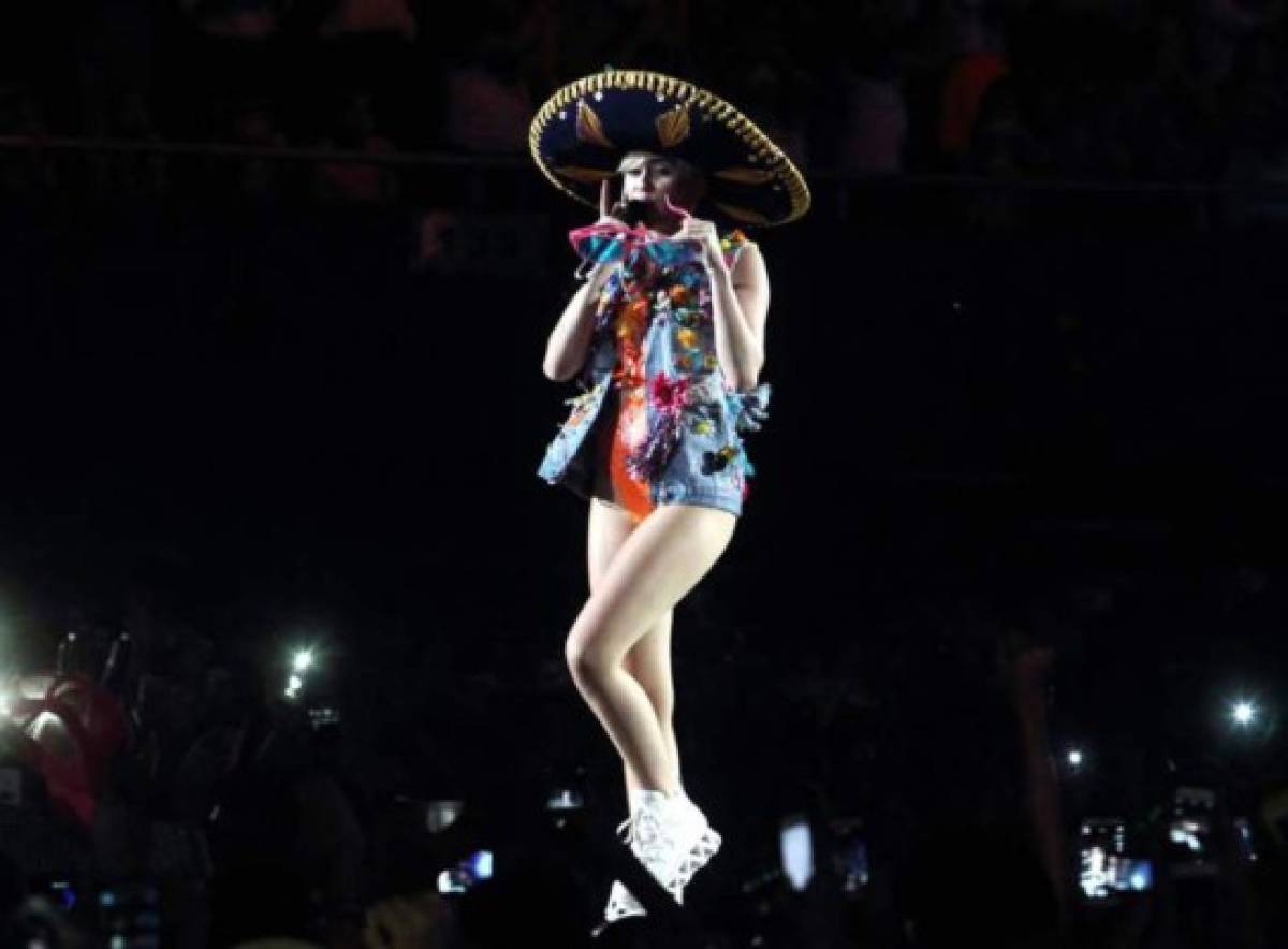 Sancionarán mal uso de bandera de México en concierto de Miley Cyrus