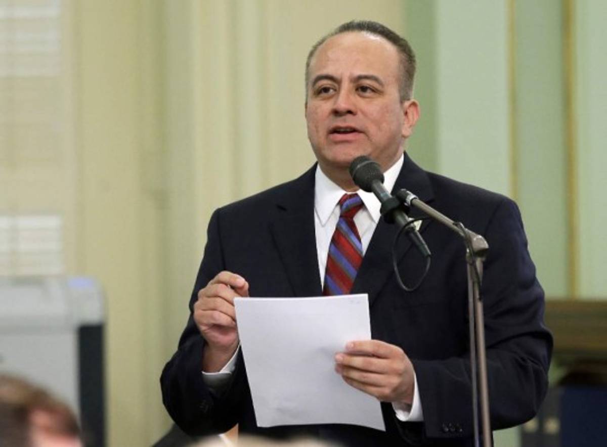 Legislador estadounidense renuncia por acusaciones de abuso sexual