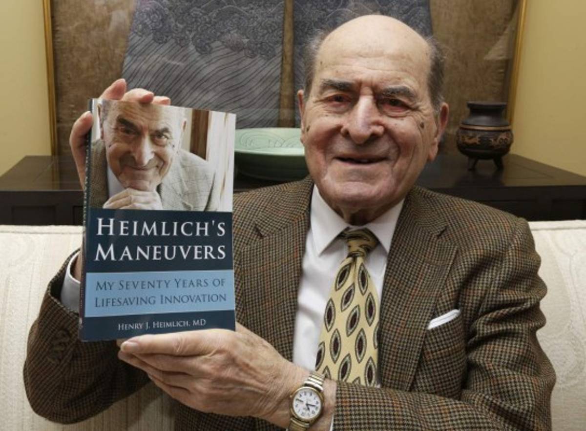 Muere Henry Heimlich, inventor de una famosa técnica de socorrismo  