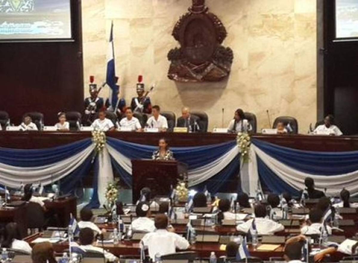 Con legislación para evitar migración arranca Congreso Infantil 2015