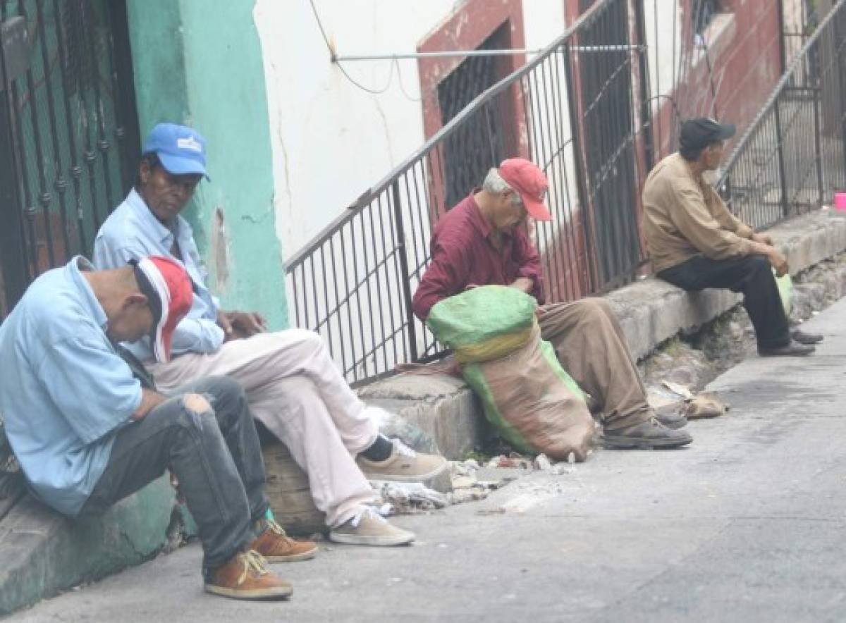 Cuatro adultos mayores son abandonados a diario en la capital de Honduras