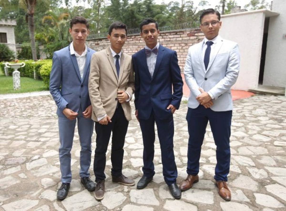 noche de recuerdo entre compañeros