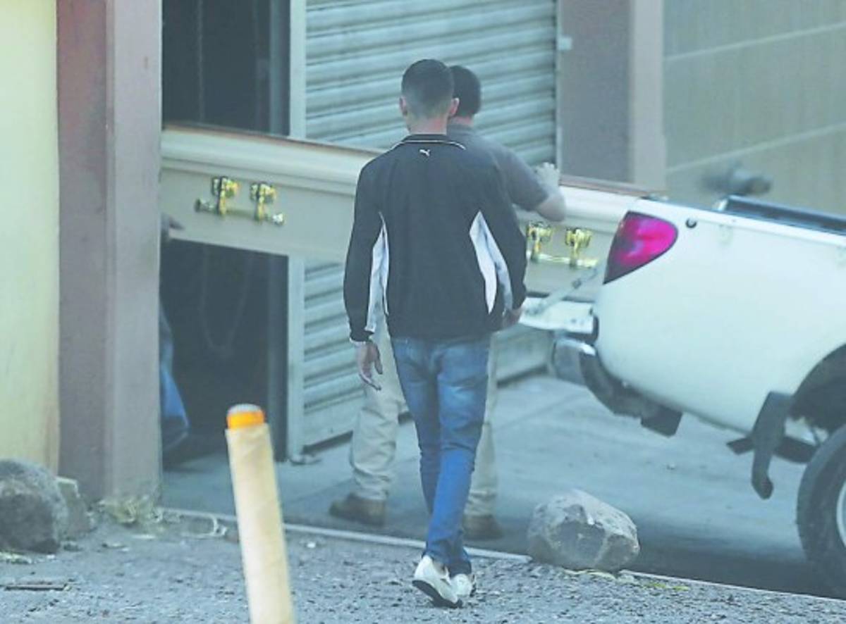 Carro fantasma atropella a aficionada del Olimpia