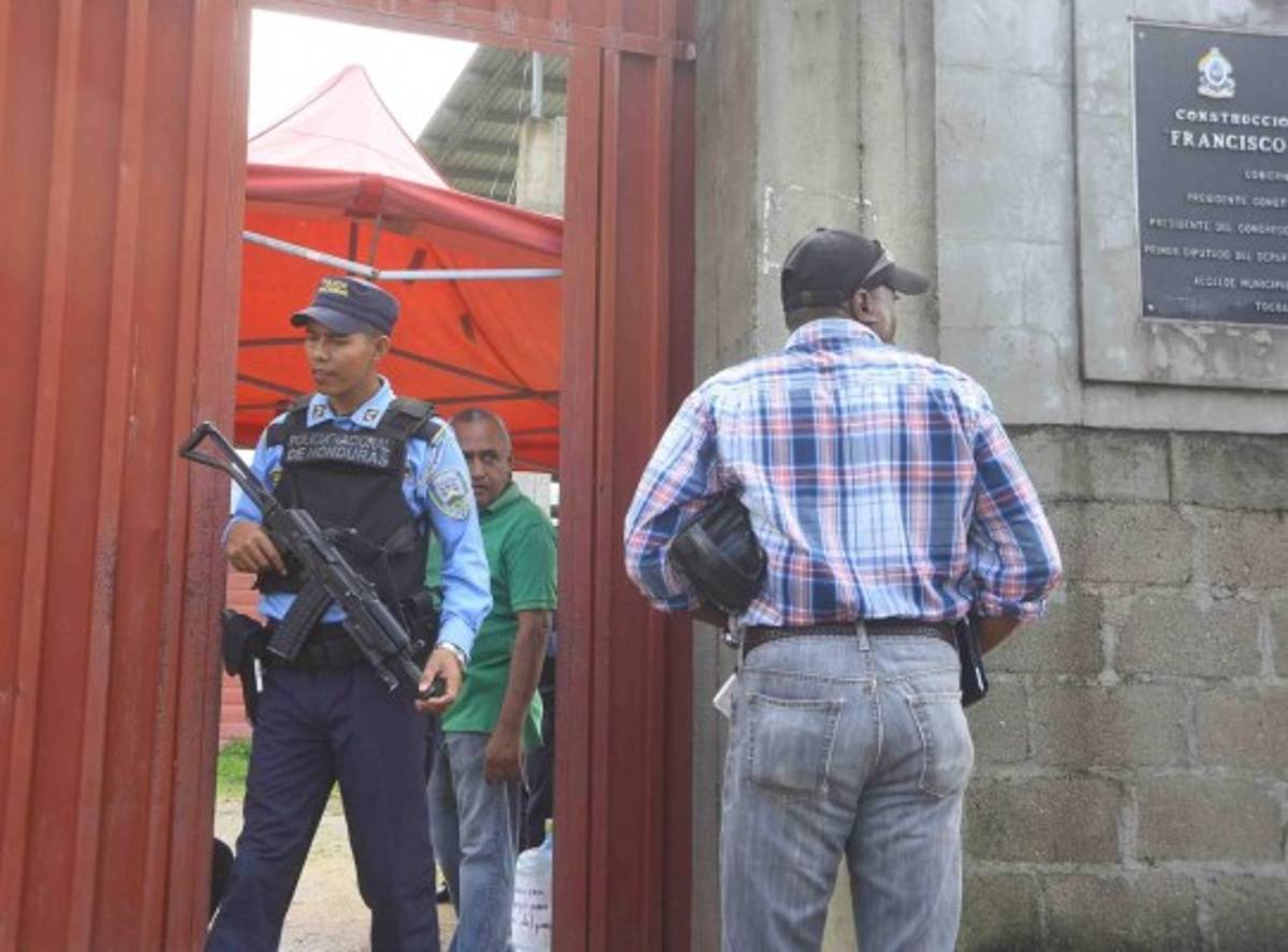 Por publicar pésimo estado de cancha, directiva del Real Sociedad cierra puertas a OPSA