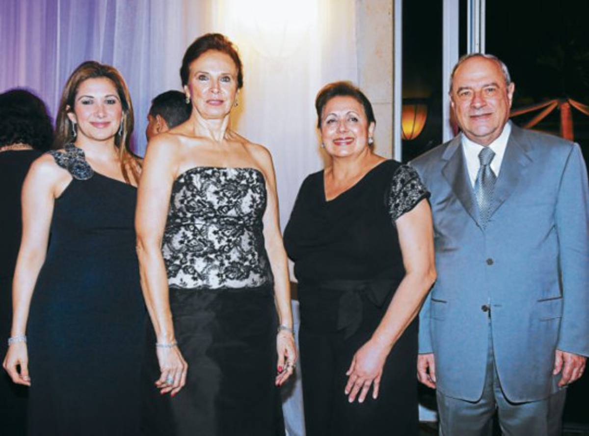 Júbilo por los esposos Roberto Jaar y Karine Jaar