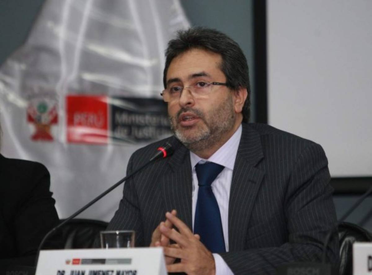 Juan Jiménez Mayor es experto en investigaciones y estudios vinculados a reforma y modernización del Estado y más propiamente a la reforma de la justicia.