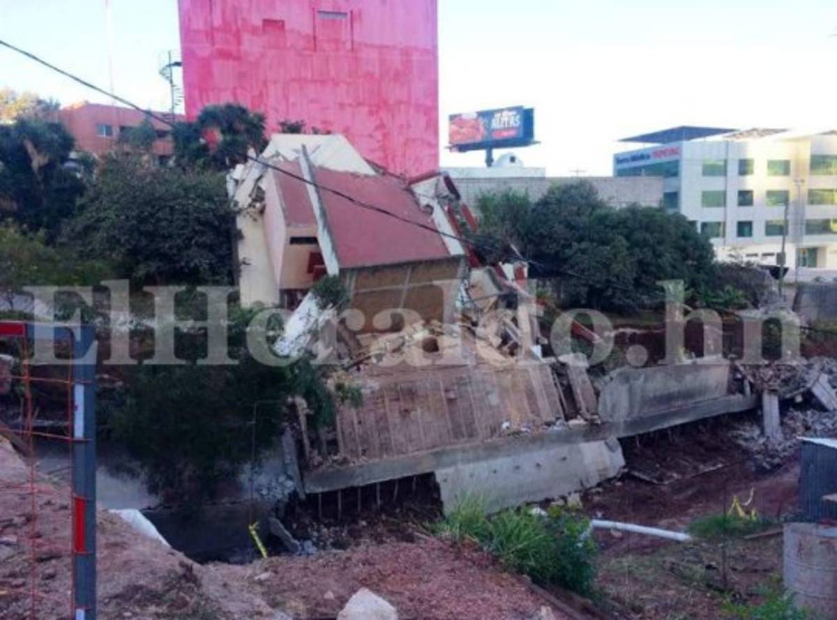 Honduras: Pareja se salva de morir al desplomarse su casa en colonia Tepeyac